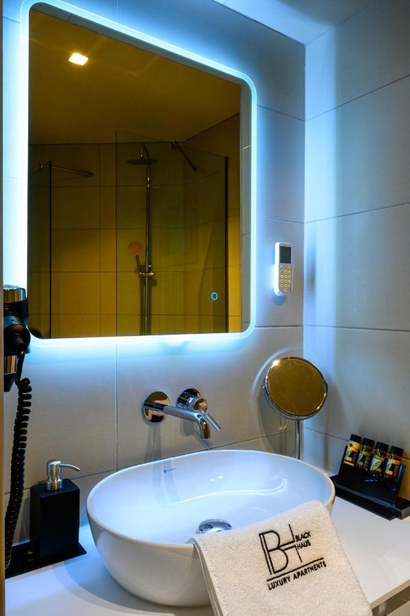 Blackhaus Apartments Thessaloniki Buitenkant foto